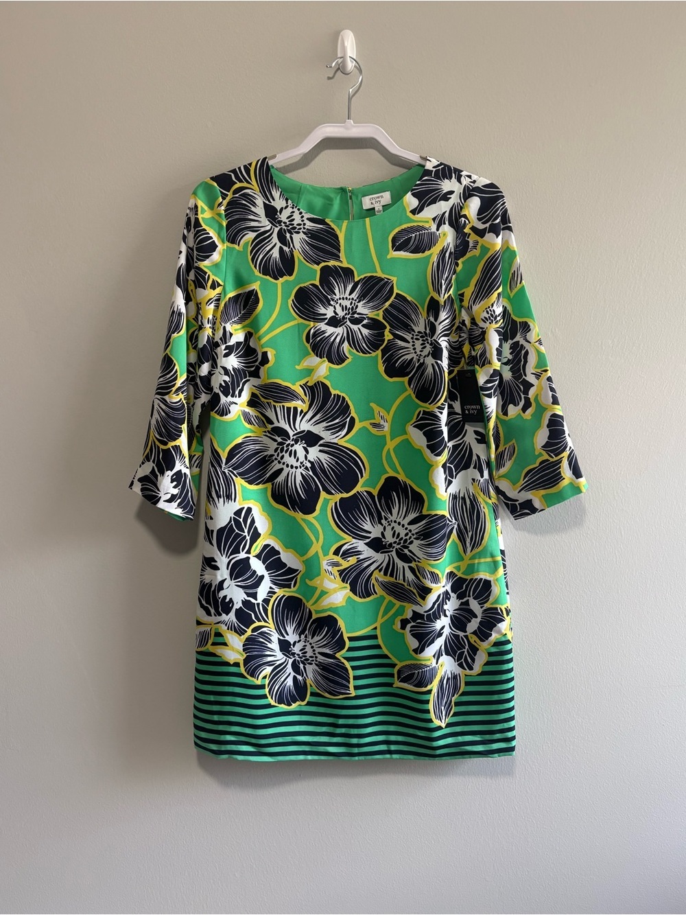 NWT Crown & Ivy Green Floral Shift Dress Size 4 Lined 3/4 Sleeve Preppy Resort